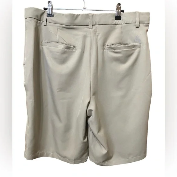 EUC Tek Gear Golf Shorts - Picture 2 of 2